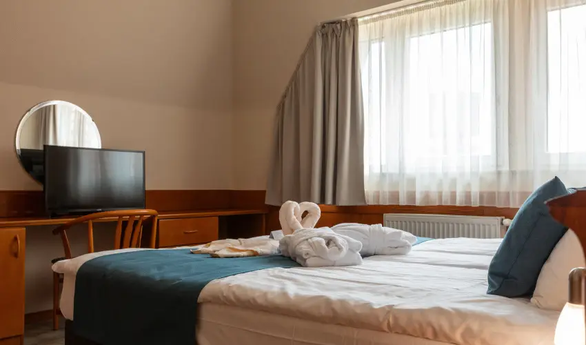 Holiday Club Apartman Hotel H�v�z H�v�z - M�rcius 15. 