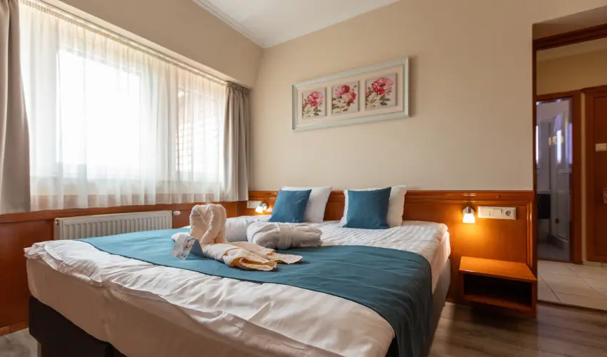 Holiday Club Apartman Hotel H�v�z H�v�z - M�rcius 15. 
