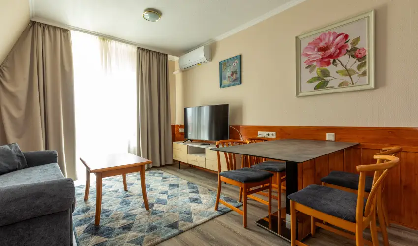Holiday Club Apartman Hotel H�v�z H�v�z - M�rcius 15. 