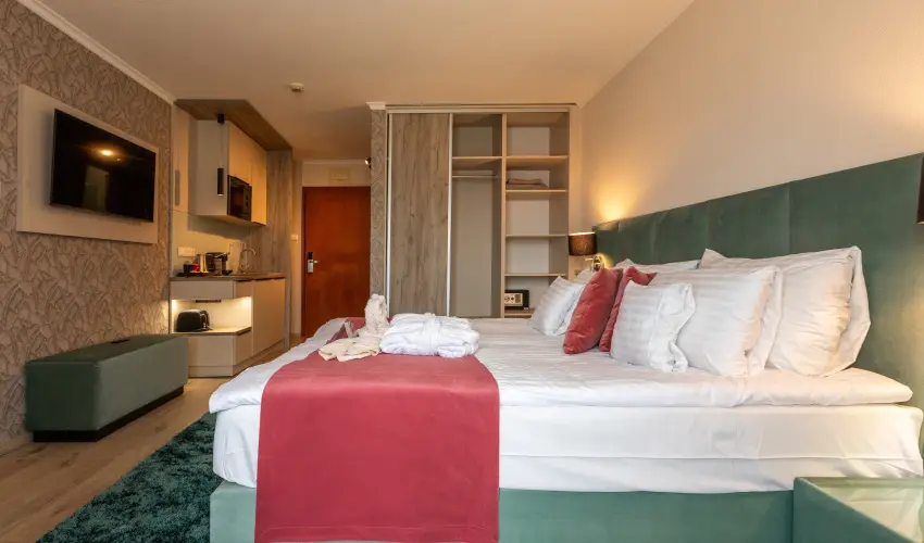 Holiday Club Apartman Hotel H�v�z H�v�z - M�rcius 15. 
