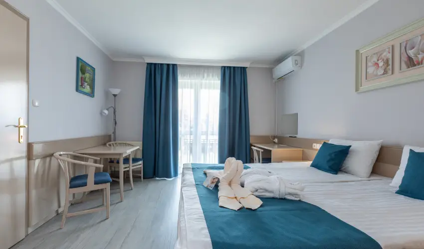 Holiday Club Apartman Hotel H�v�z H�v�z - M�rcius 15. 