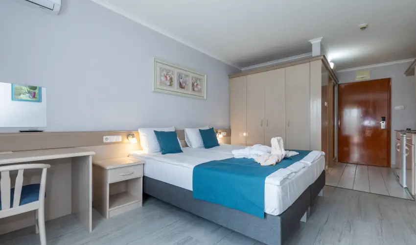 Holiday Club Apartman Hotel H�v�z H�v�z - M�rcius 15. 