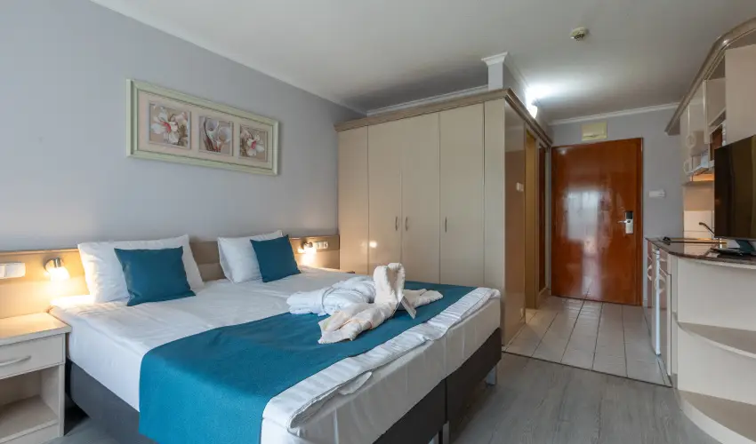 Holiday Club Apartman Hotel H�v�z H�v�z - M�rcius 15. 