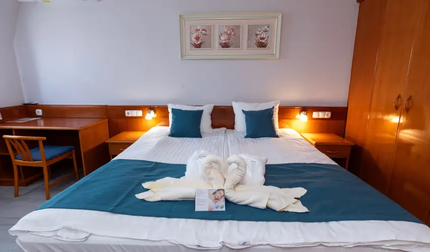 Holiday Club Apartman Hotel H�v�z H�v�z - M�rcius 15. 