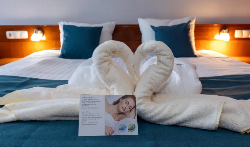 Holiday Club Apartman Hotel H�v�z H�v�z - M�rcius 15. 