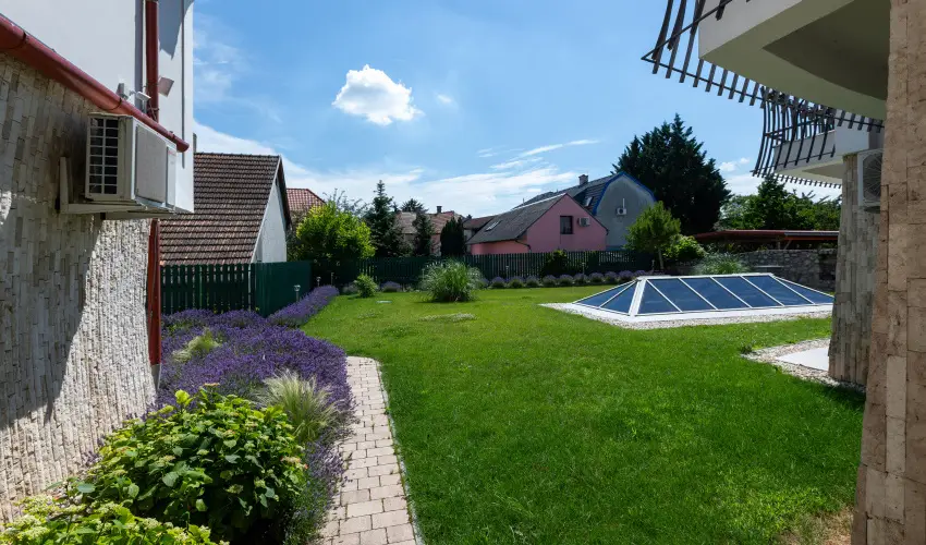Holiday Club Apartman Hotel H�v�z H�v�z - M�rcius 15. 
