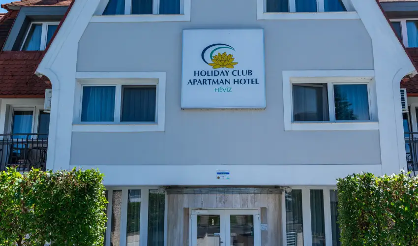 Holiday Club Apartman Hotel H�v�z H�v�z - M�rcius 15. 