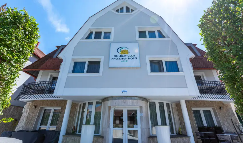 Holiday Club Apartman Hotel H�v�z H�v�z - M�rcius 15. 