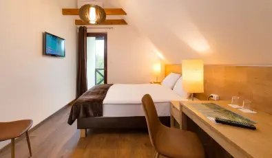 Honti Panzi� Visegr�d