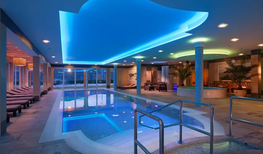 Honti Panzi� Visegr�d - M�rcius 15. (min. 2 �j)