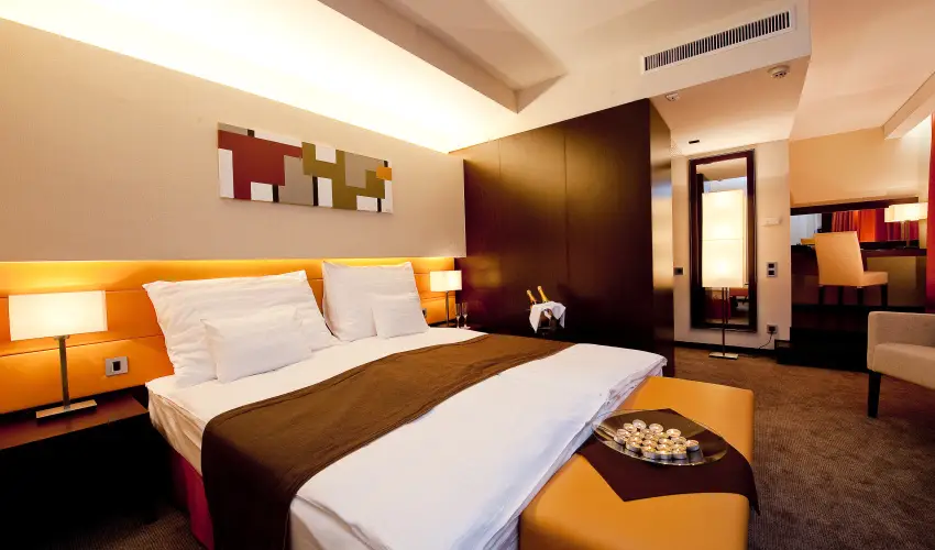 Abacus Business & Wellness Hotel Herceghalom - M�rcius 15. 