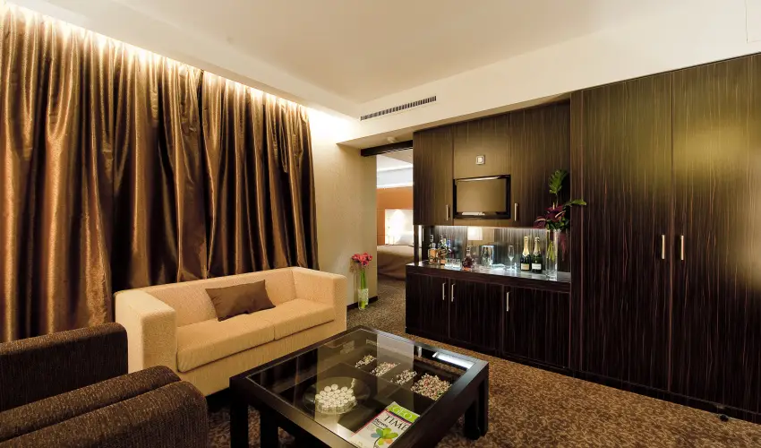 Abacus Business & Wellness Hotel Herceghalom - M�rcius 15. 