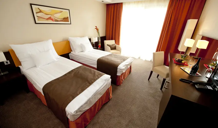 Abacus Business & Wellness Hotel Herceghalom - M�rcius 15. 