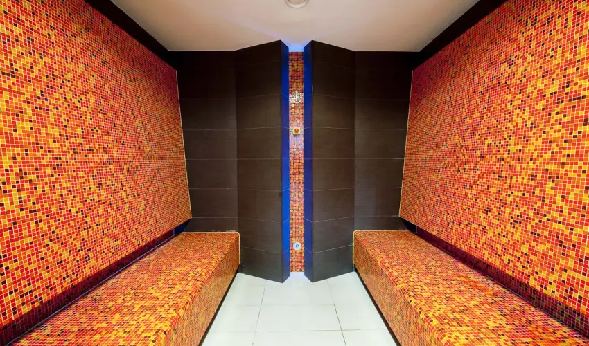 Abacus Business & Wellness Hotel Herceghalom - M�rcius 15. 