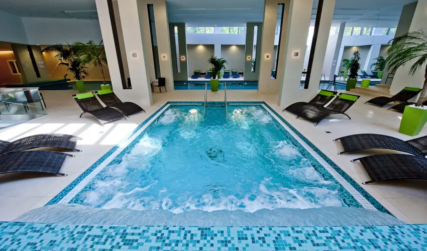 Abacus Business & Wellness Hotel Herceghalom - M�rcius 15. 