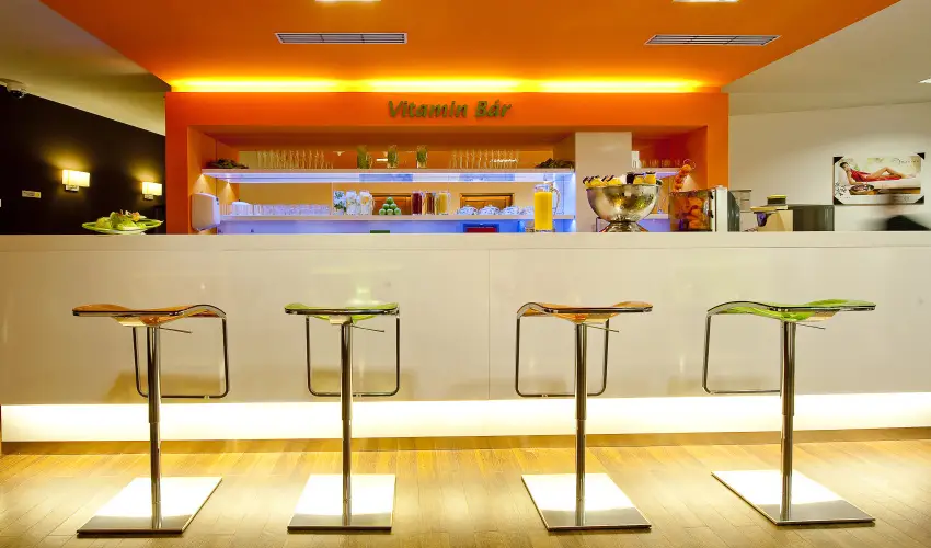 Abacus Business & Wellness Hotel Herceghalom - M�rcius 15. 