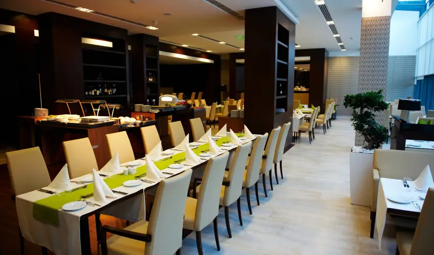 Abacus Business & Wellness Hotel Herceghalom - M�rcius 15. 