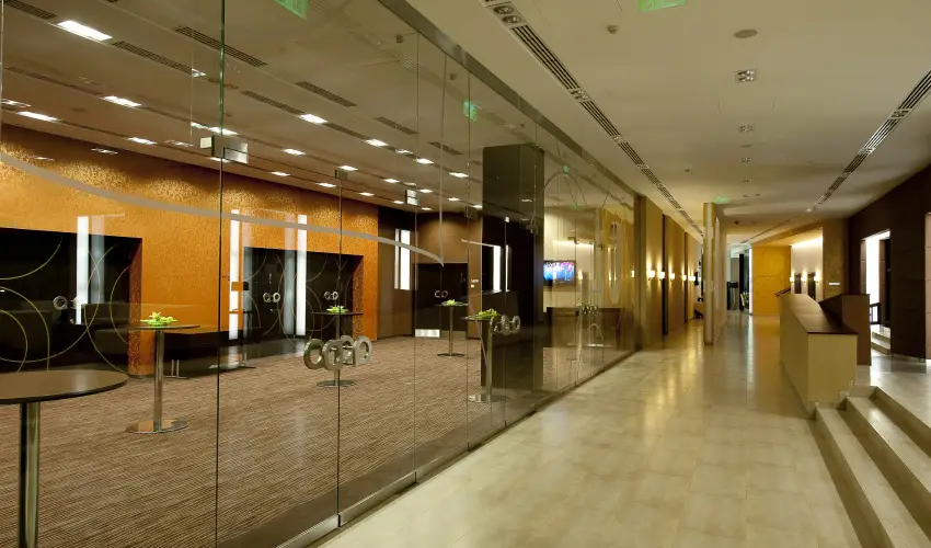 Abacus Business & Wellness Hotel Herceghalom - M�rcius 15. 