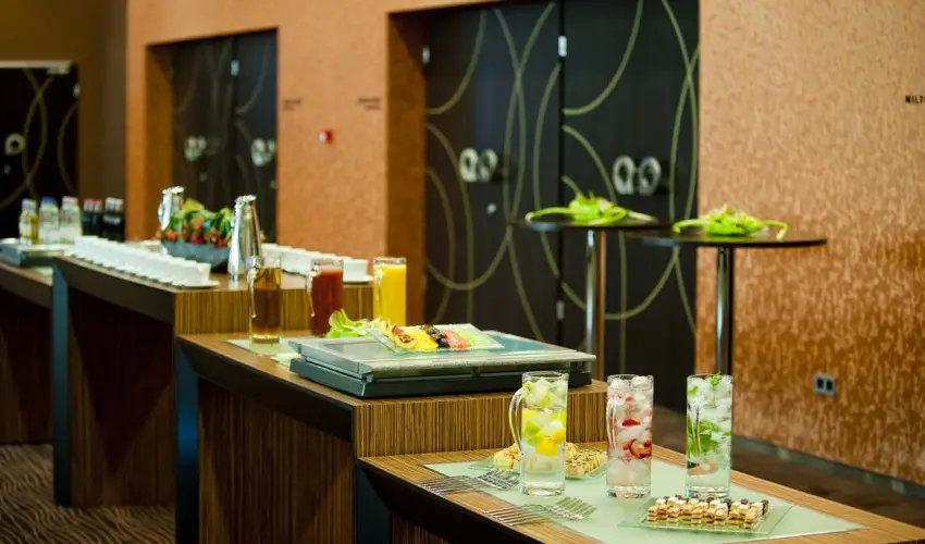 Abacus Business & Wellness Hotel Herceghalom - M�rcius 15. 