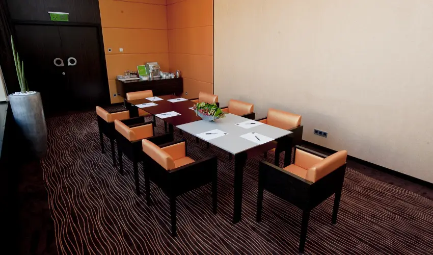 Abacus Business & Wellness Hotel Herceghalom - M�rcius 15. 