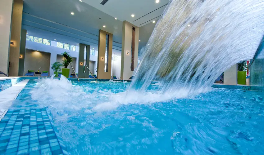 Abacus Business & Wellness Hotel Herceghalom - M�rcius 15. 