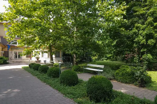 Hotel Arbor�tum - M�rcius 15.