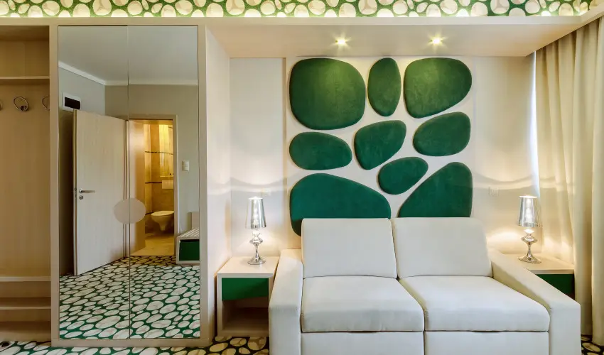 Hotel Aurum Family Hajd�szoboszl� - M�rcius 15. (min. 2 �j)