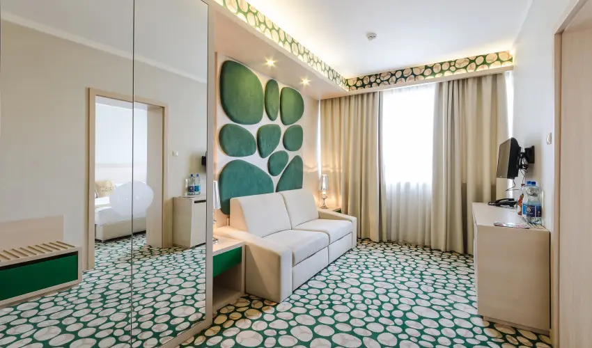 Hotel Aurum Family Hajd�szoboszl� - M�rcius 15. (min. 2 �j)