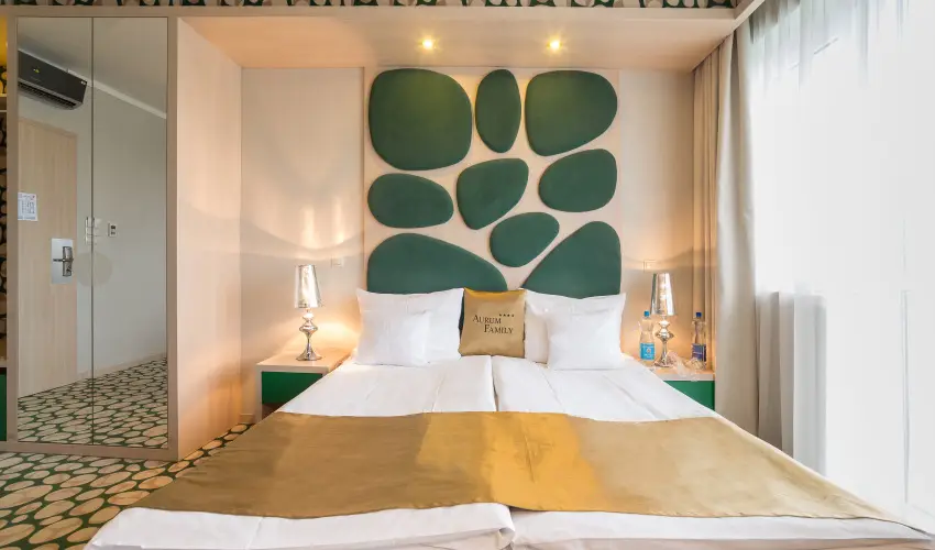 Hotel Aurum Family Hajd�szoboszl� - M�rcius 15. (min. 2 �j)