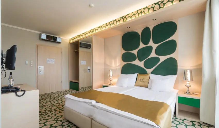 Hotel Aurum Family Hajd�szoboszl� - M�rcius 15. (min. 2 �j)