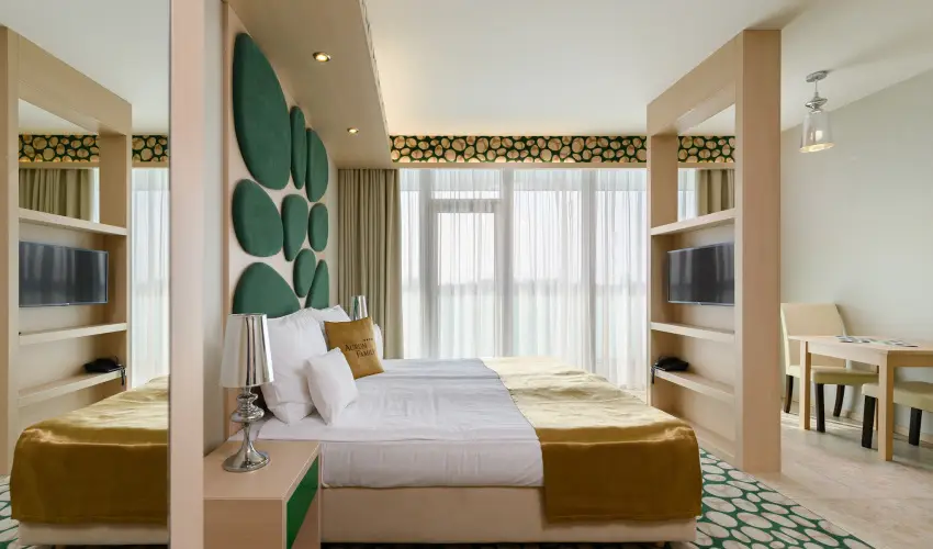 Hotel Aurum Family Hajd�szoboszl� - M�rcius 15. (min. 2 �j)