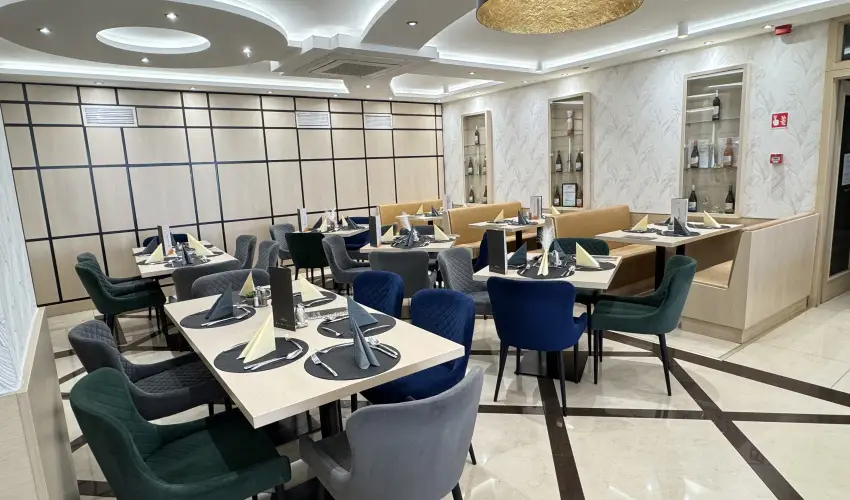 Hotel Aurum Family Hajd�szoboszl� - M�rcius 15. (min. 2 �j)