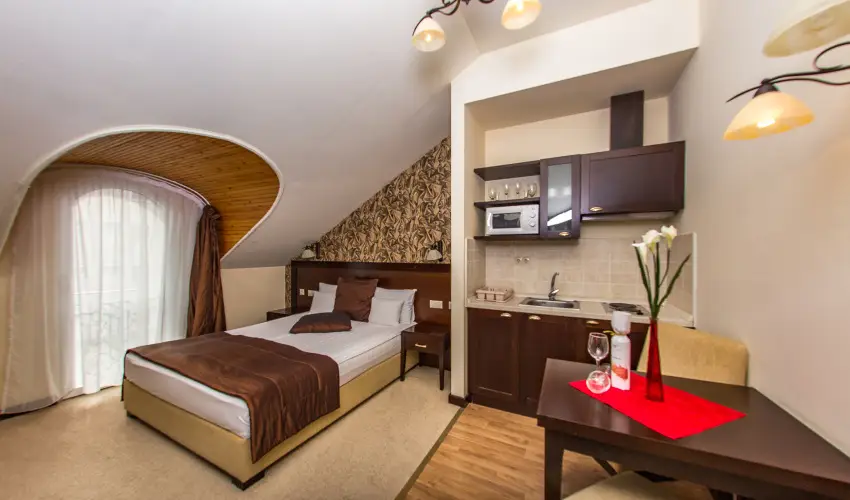 Hotel Aurum Hajd�szoboszl� - M�rcius 15. 