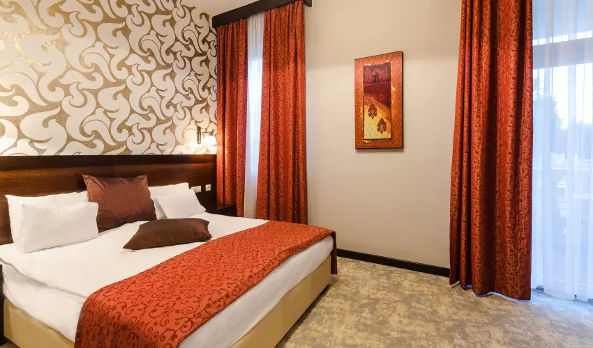 Hotel Aurum Hajd�szoboszl� - M�rcius 15. 