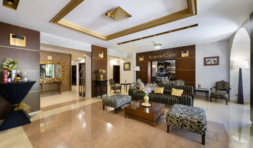 Hotel Aurum Hajd�szoboszl� - M�rcius 15. 
