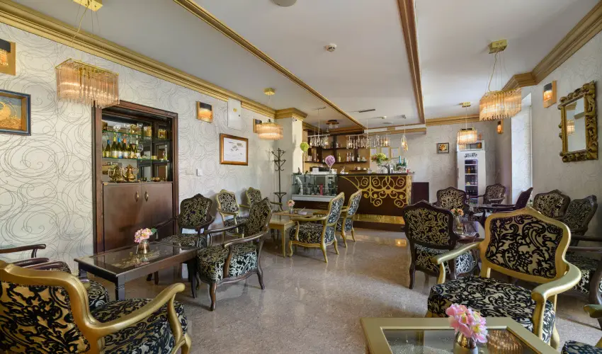 Hotel Aurum Hajd�szoboszl� - M�rcius 15. 
