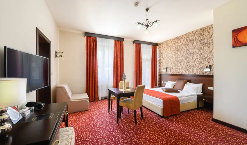Hotel Aurum Hajd�szoboszl� - M�rcius 15. 