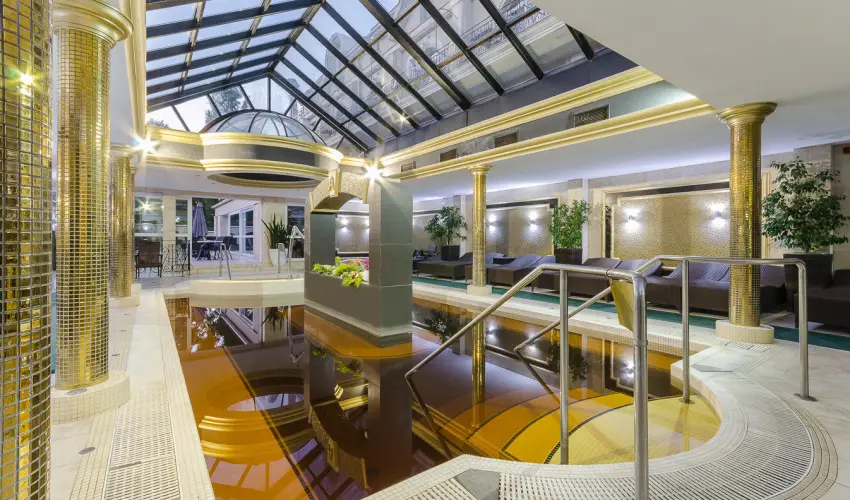 Hotel Aurum Hajd�szoboszl� - M�rcius 15. 