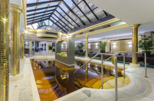 Hotel Aurum - M�rcius 15. (min. 2 �j)
