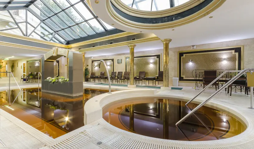 Hotel Aurum Hajd�szoboszl� - M�rcius 15. 