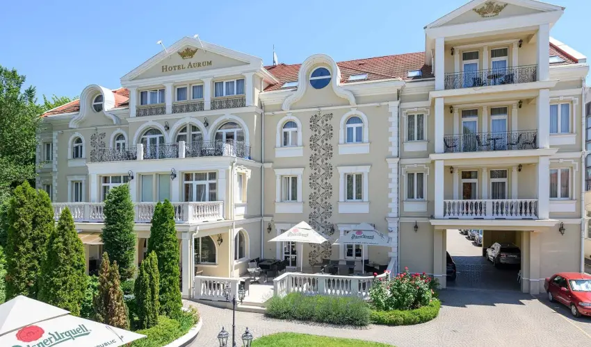 Hotel Aurum Hajd�szoboszl� - M�rcius 15. 