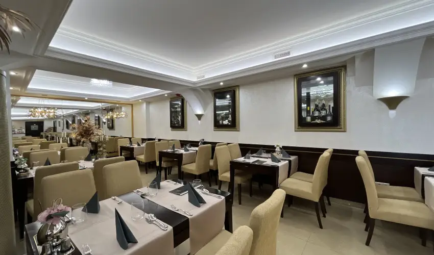 Hotel Aurum Hajd�szoboszl� - M�rcius 15. 