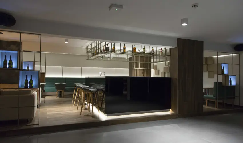 Avar Hotel M�traf�red - M�rcius 15.