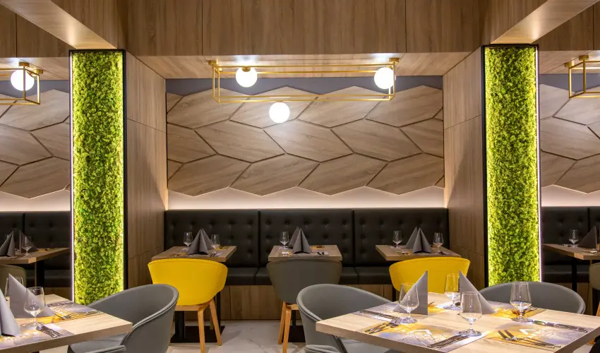 Avar Hotel M�traf�red - M�rcius 15.