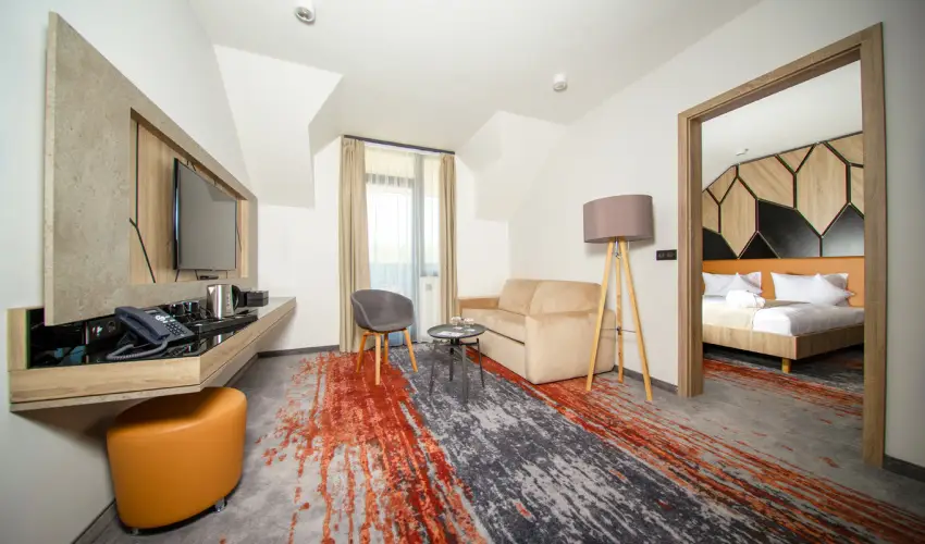 Avar Hotel M�traf�red - M�rcius 15.