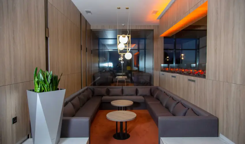 Avar Hotel M�traf�red - M�rcius 15.