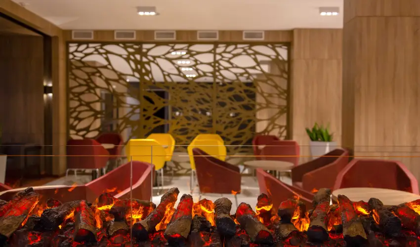 Avar Hotel M�traf�red - M�rcius 15.