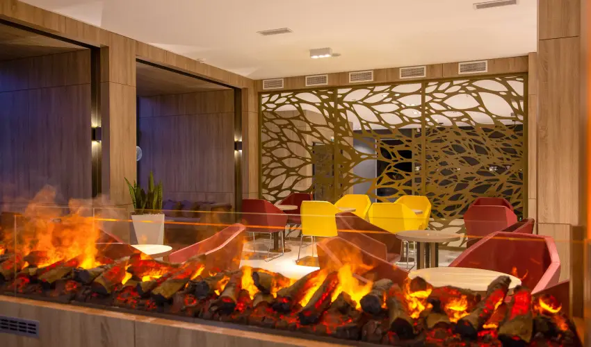 Avar Hotel M�traf�red - M�rcius 15.