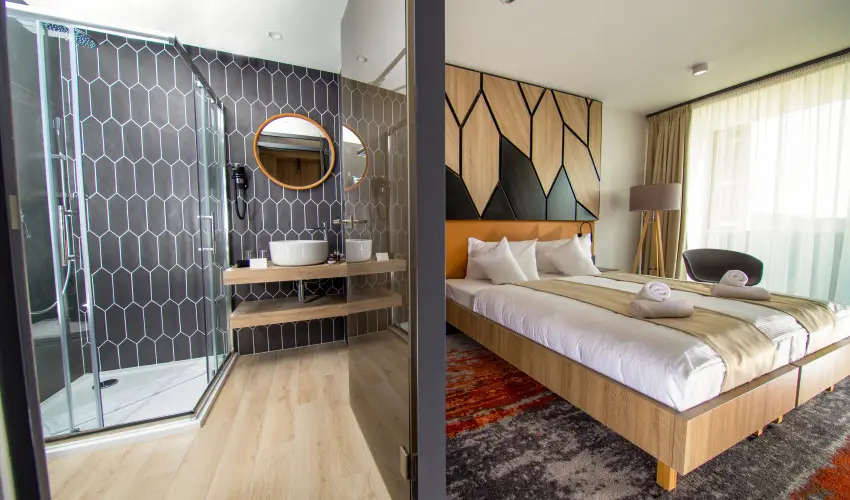Avar Hotel M�traf�red - M�rcius 15.