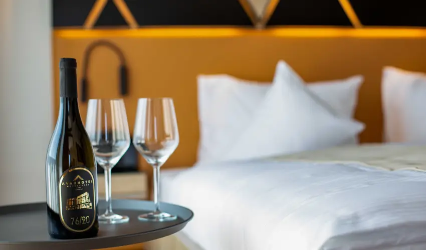 Avar Hotel M�traf�red - M�rcius 15.